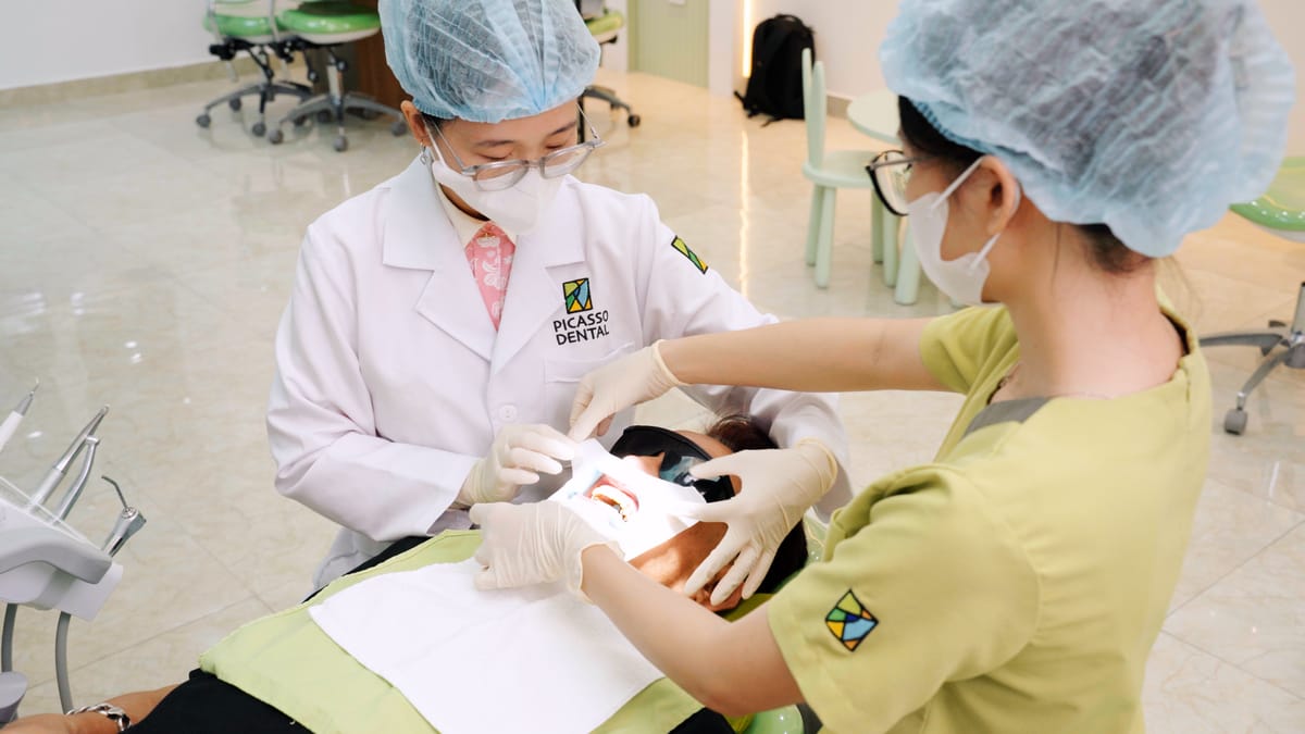 Porcelain Veneers in Hanoi, Vietnam